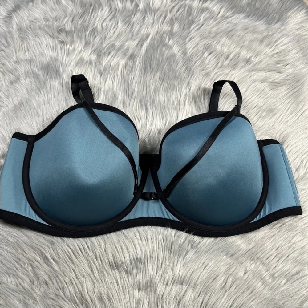 Torrid Push Up Strapless Bra Size 46DDD